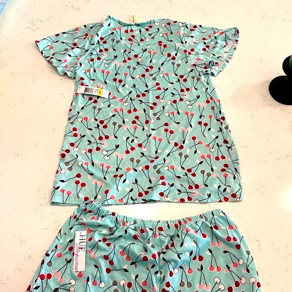 Hue Womens 2 piece Pajama Set, size Medium.  NEW with tags. - Picture 4 of 6